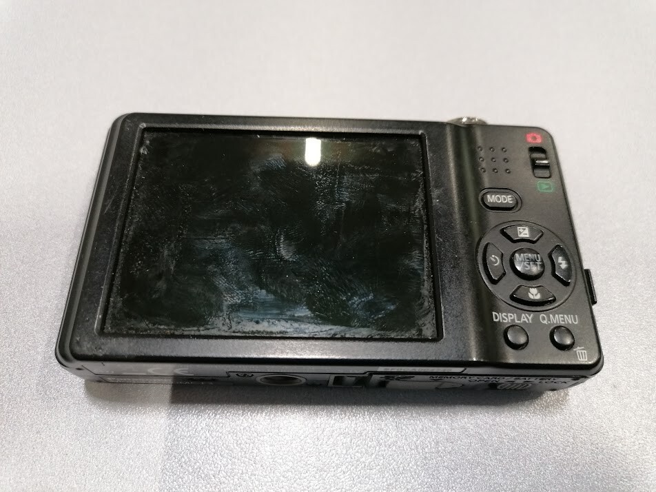 Panasonic Lumix DMC-F3 Digital Camera12.0 MP  Black Not Working For Parts