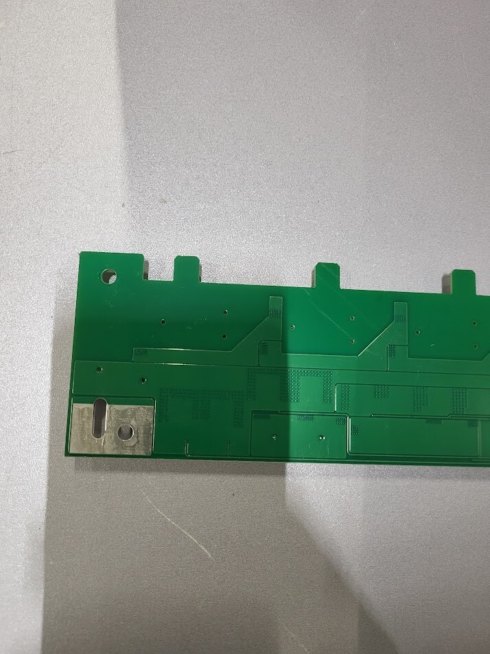 MT71884.00 REV: 2.0 High-Voltage Circuit Board for LCD TVs or Monitors Working