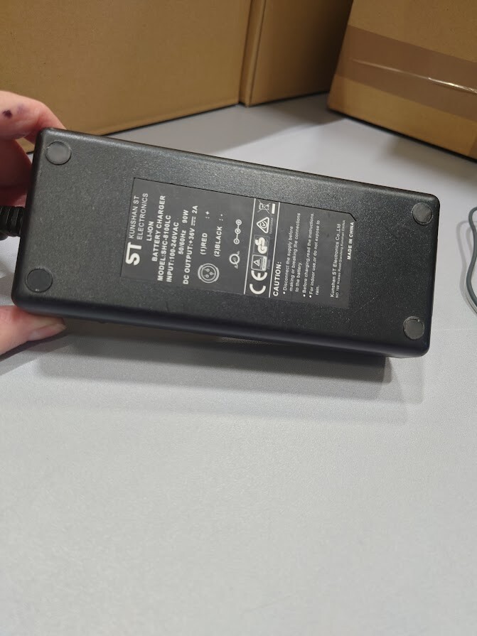 ST SHC-8100LC E-Bike Battery Charger 36V 2A Used Working Without Power Cord