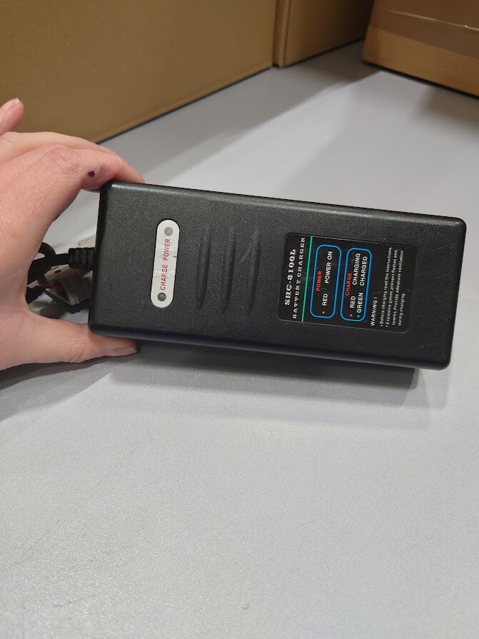 ST SHC-8100LC E-Bike Battery Charger 36V 2A Used Working Without Power Cord