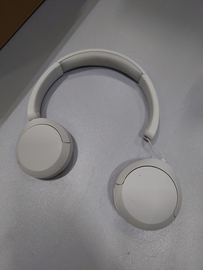 Sony WH-CH520 YY2958 Wireless Bluetooth Headphones On-Ear White For Parts