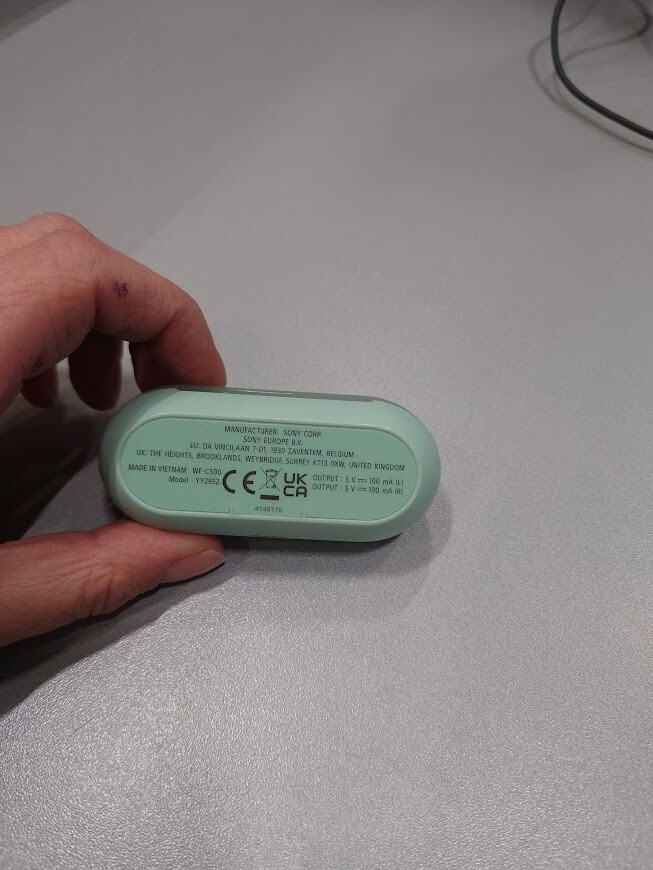 Sony YY2952 WF-C500 GREEN Bluetooth  Earbuds Not working For parts Without