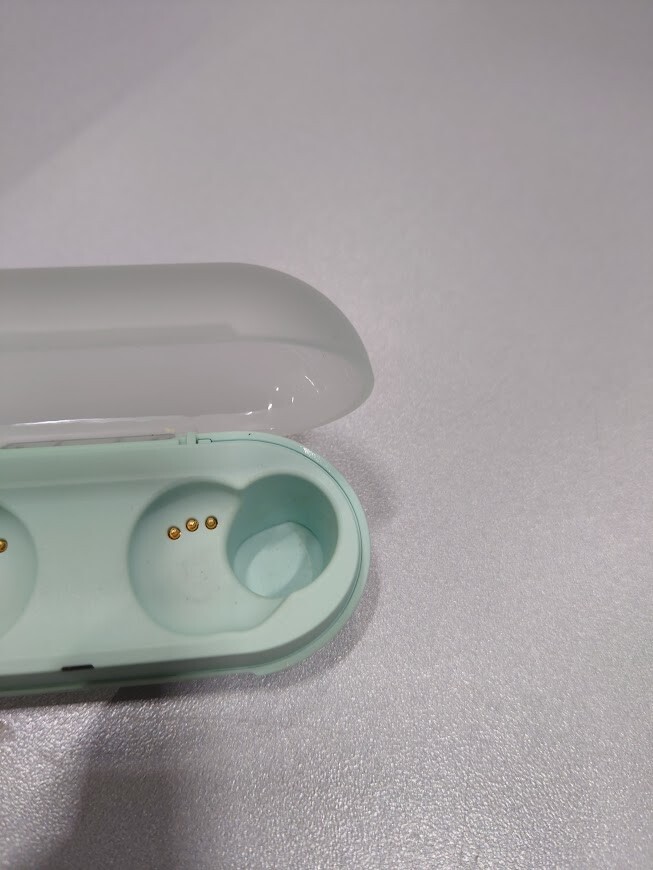 Sony YY2952 WF-C500 GREEN Bluetooth  Earbuds Not working For parts Without