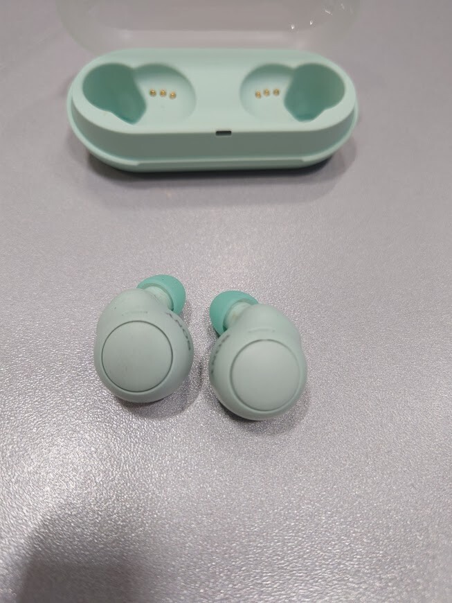 Sony YY2952 WF-C500 GREEN Bluetooth  Earbuds Not working For parts Without