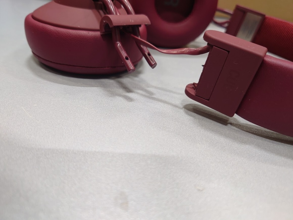 Fresh N Rebel Cult Wireless Bluetooth On-Ear Headphones Ruby Red Not Working