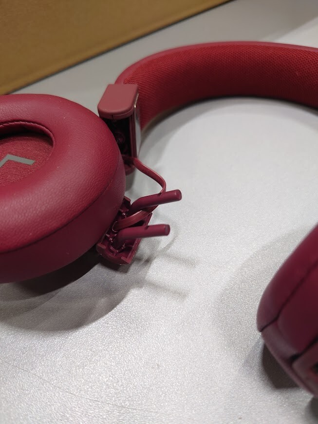 Fresh N Rebel Cult Wireless Bluetooth On-Ear Headphones Ruby Red Not Working