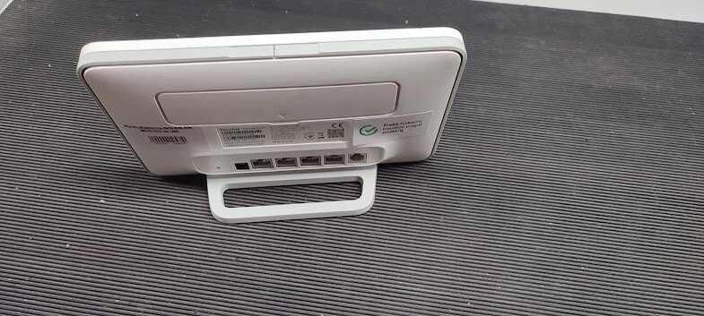 Huawei B535-333 4G LTE Router Working Condition No Charger