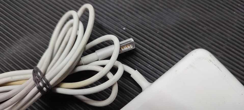 Genuine Apple MacBook 85W MagSafe  Adapter Charger Various Model  Used Working