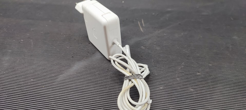 Genuine Apple MacBook 85W MagSafe  Adapter Charger Various Model  Used Working