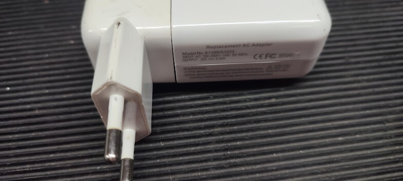 Genuine Apple MacBook 85W MagSafe  Adapter Charger Various Model  Used Working