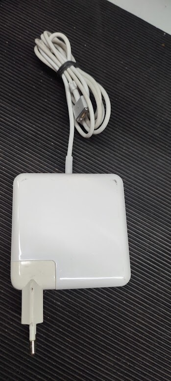 Genuine Apple MacBook 85W MagSafe  Adapter Charger Various Model  Used Working