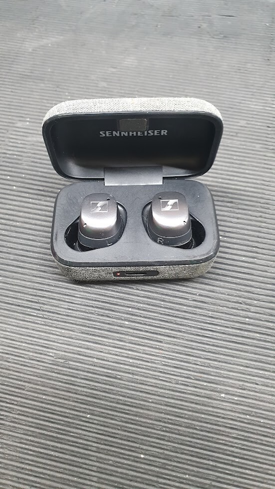 Sennheiser Momentum MTW3 Bluetooth Headphones Grey Not Working For Parts