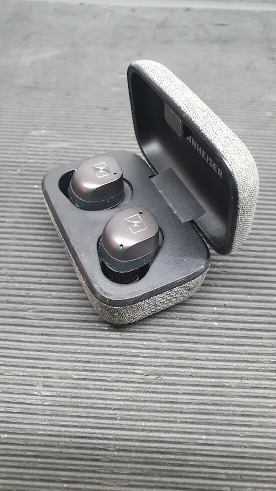 Sennheiser Momentum MTW3 Bluetooth Headphones Grey Not Working For Parts
