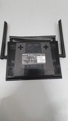 ASUS RT-AC1200 WIRELESS-AC1200 2.4G - 5G Router USB de doble banda usado...