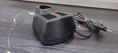 Chargeur Batterie Bosch AL 1130 CV Li-Ion 10.8V DC 3A Noir Occasion Fonctionne