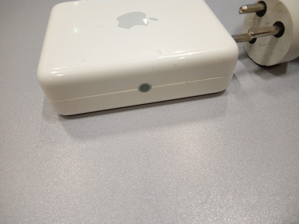 Apple Modelo A1088 AirPort Express Base Station Blanco No Probado Para Piezas