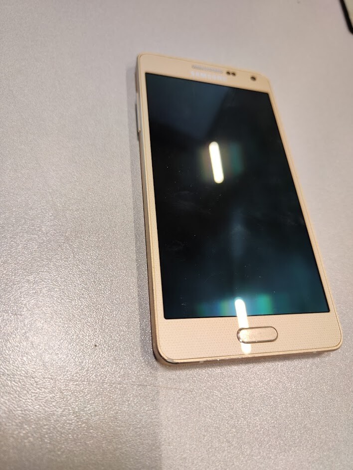 Samsung Galaxy A5 SM-A500FU 16GB Storage 2GB RAM Smartphone Gold Used Working