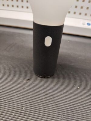 Fermob Aplo H24 IP54 Lámpara Portátil Diseño Moderno Funcionando