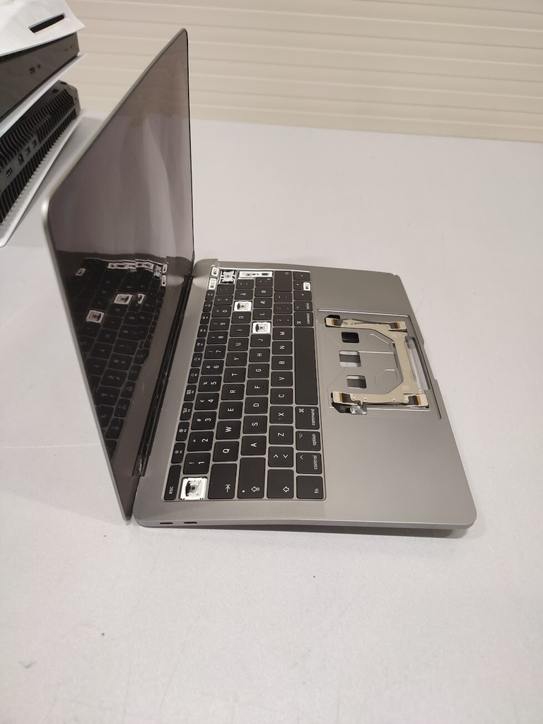 Apple MacBook Pro Broken Screen For Parts/Repair Not Working