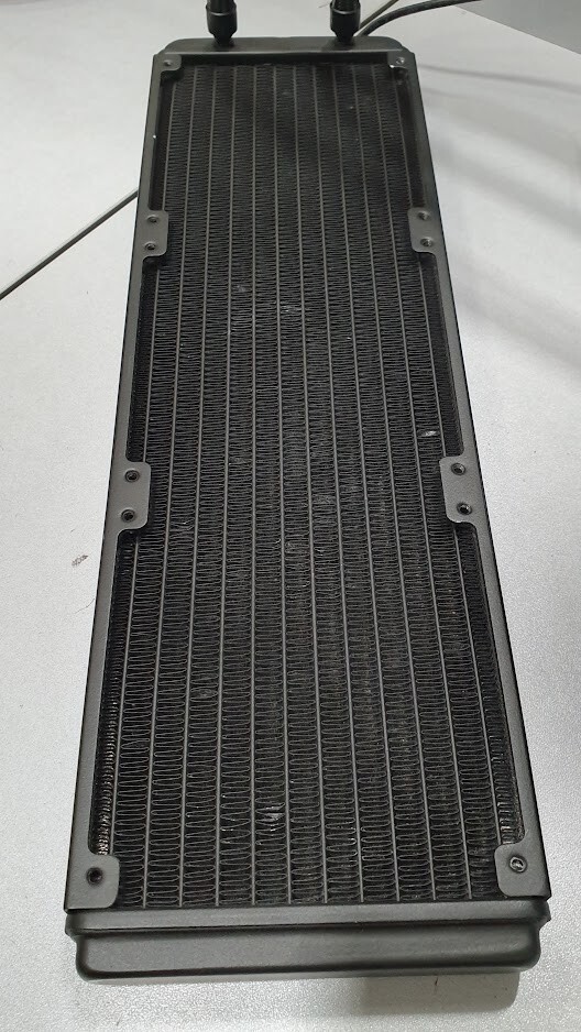 ASUS ROG Ryujin 360 Black Liquid CPU Cooler With 3.5 LCD Display No Fans