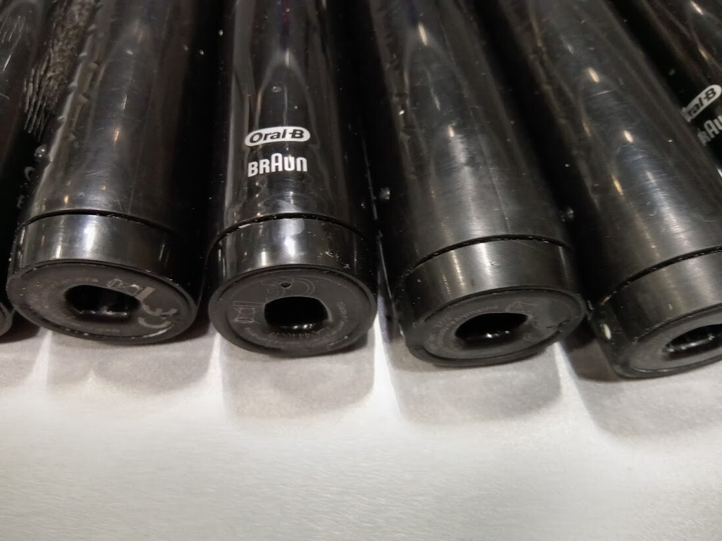 10 Stück Oral-B Zahnbürste Typ 3772 & Ladegerät Typ 3757 funktioniert nicht f...