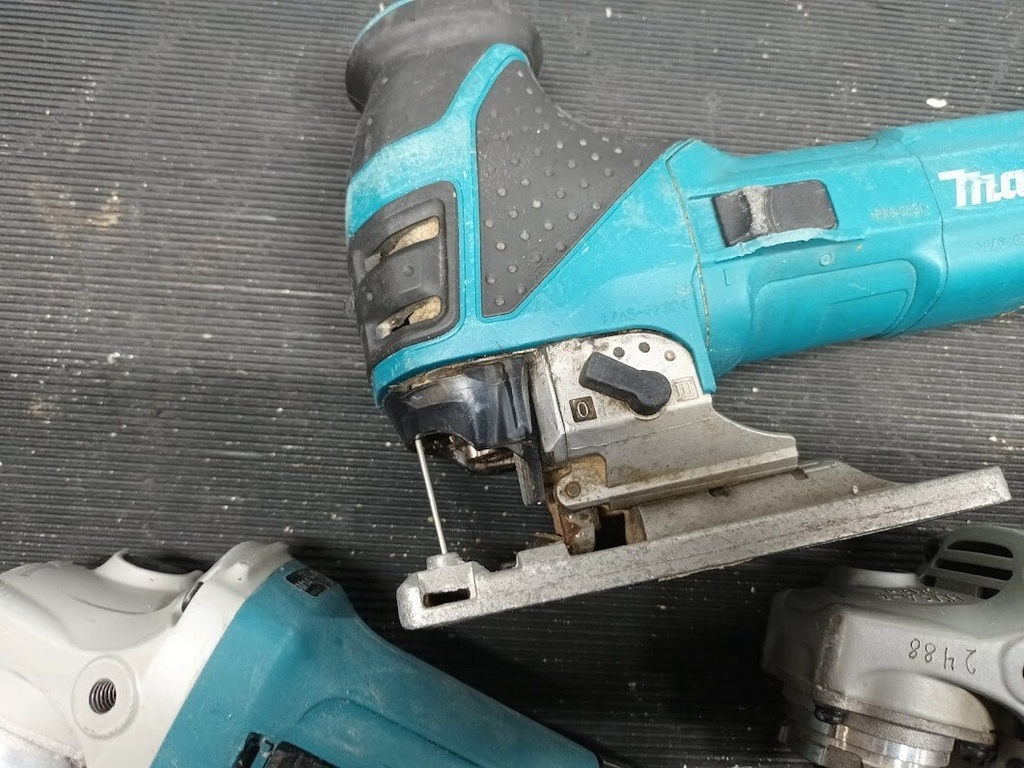 Lot of 4 Used Makita Power tools  Various Models, Not Working, For Parts/Repair