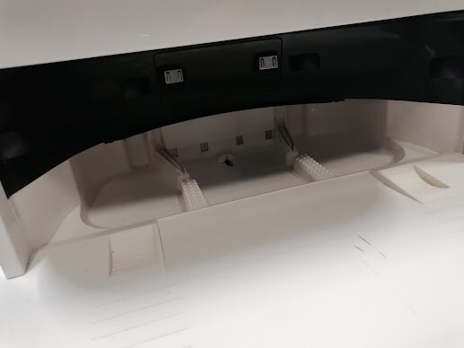 Yeedi DVX46 Robot Vacuum With Base Not Working Incomplete Set For Parts Only