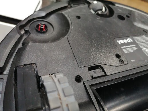 Yeedi DVX46 Robot Vacuum With Base Not Working Incomplete Set For Parts Only