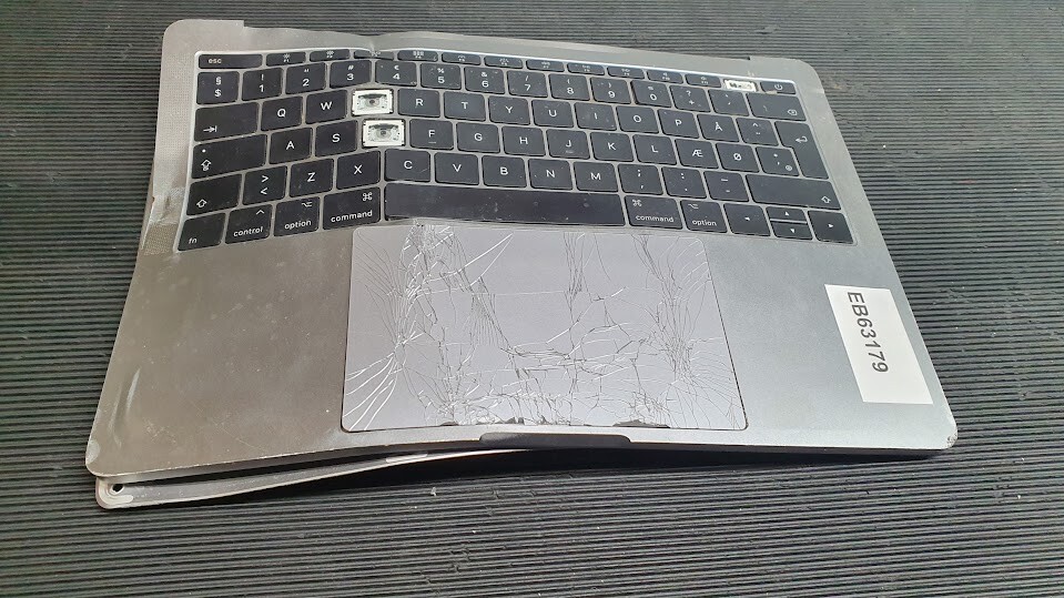 Apple Macbook Pro 13 A1708 Intel I5-6360U Intel Iris Graphics 540 8GB Ram Parts