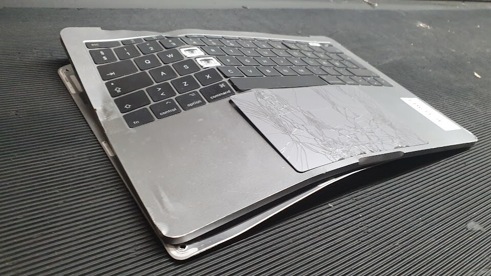 Apple Macbook Pro 13 A1708 Intel I5-6360U Intel Iris Graphics 540 8GB Ram Parts