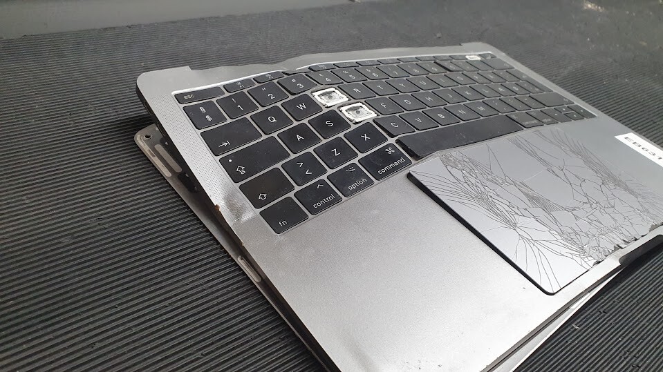 Apple Macbook Pro 13 A1708 Intel I5-6360U Intel Iris Graphics 540 8GB Ram Parts