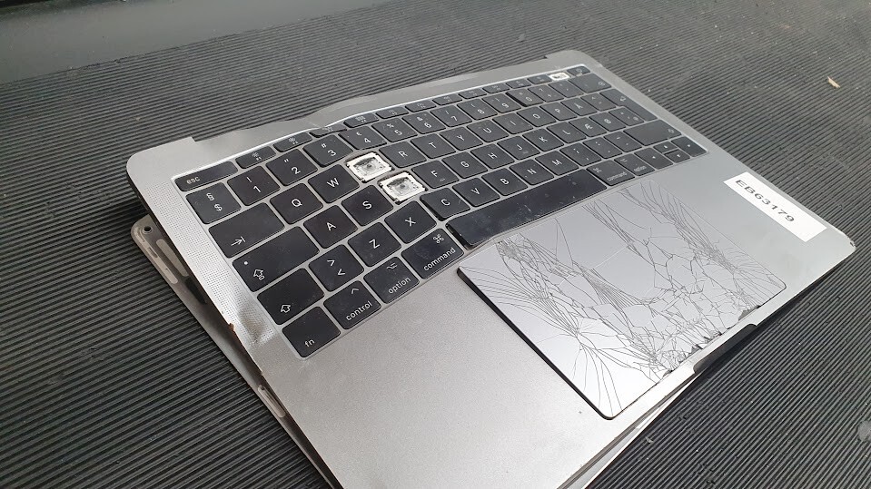 Apple Macbook Pro 13 A1708 Intel I5-6360U Intel Iris Graphics 540 8GB Ram Parts