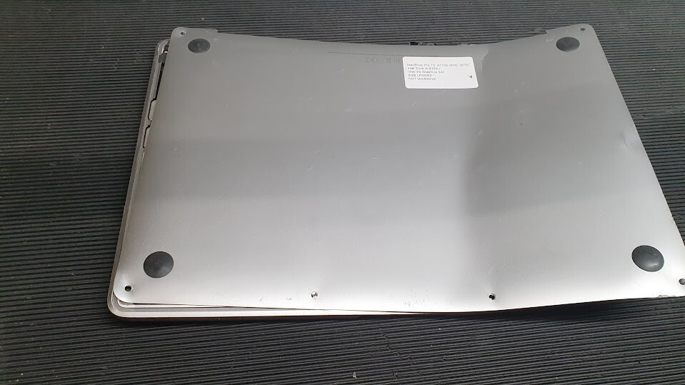 Apple Macbook Pro 13 A1708 Intel I5-6360U Intel Iris Graphics 540 8GB Ram Parts