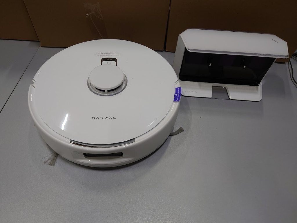 Narwal Freo X Plus Robot Vacuum & Mop Used Working Defect Wheel