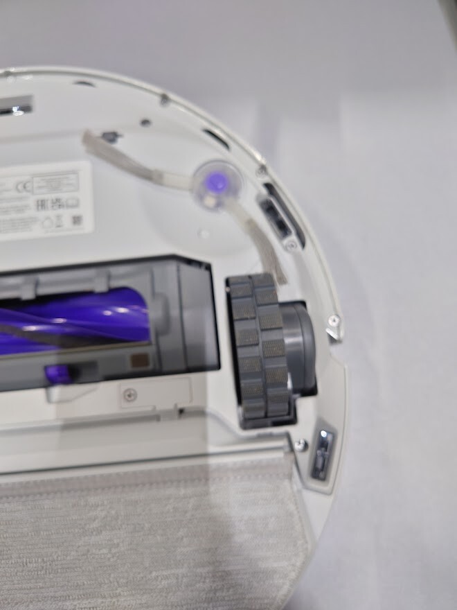 Narwal Freo X Plus Robot Vacuum & Mop Used Working Defect Wheel