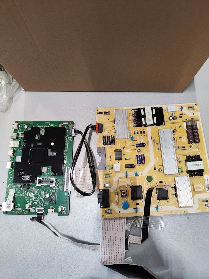 Samsung BN41-02844B Main Board BN44-01054C Power Board Set Working Only Boards