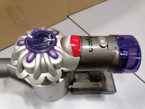 Dyson V8 Handheld Vacuum Working Charging Fine Weak Battery Stuck at Max Speed