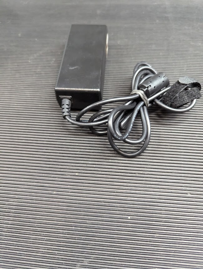 DELTA ADP-45AW  AC Adapter 19V 2.37A Without Power Cord Black Used