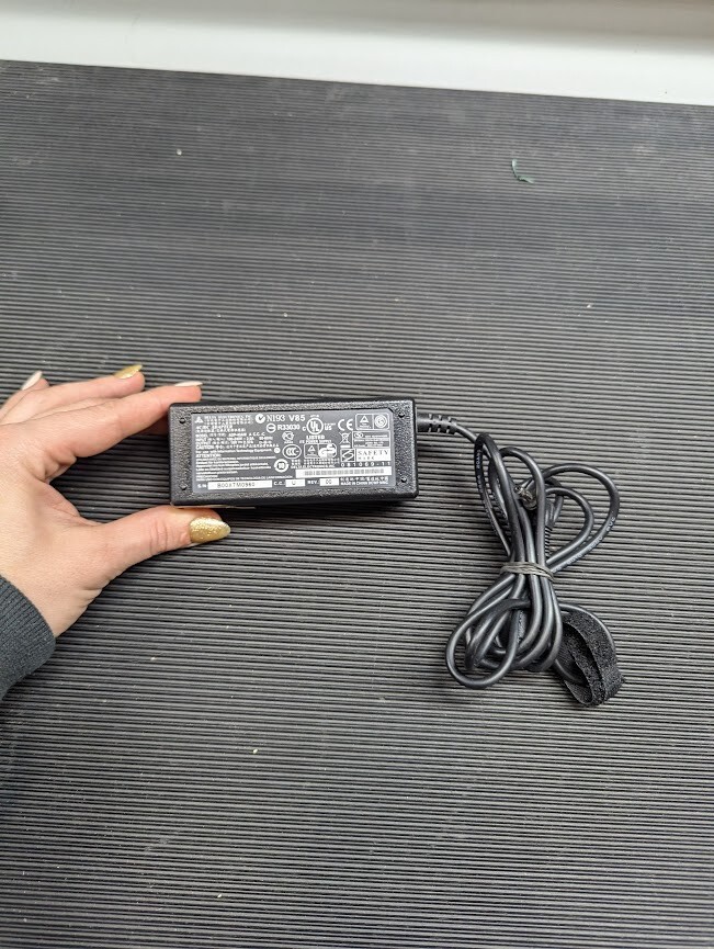 DELTA ADP-45AW  AC Adapter 19V 2.37A Without Power Cord Black Used