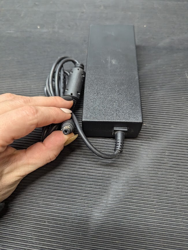 DELTA MDS-090AAS24 B AC Adapter 24V 3.75A Without Power Cord Black Used