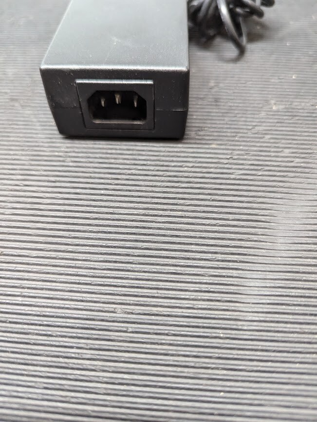 DELTA MDS-090AAS24 B AC Adapter 24V 3.75A Without Power Cord Black Used