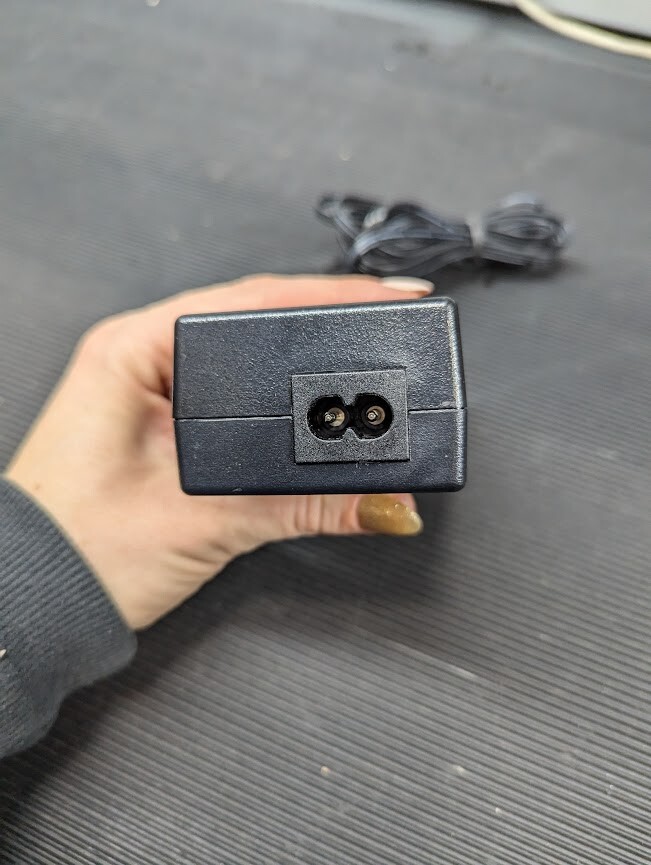 HP 0957-2304 AC Adapter +32V/+12V 1094mA/250mA Used Working Without Power Cord