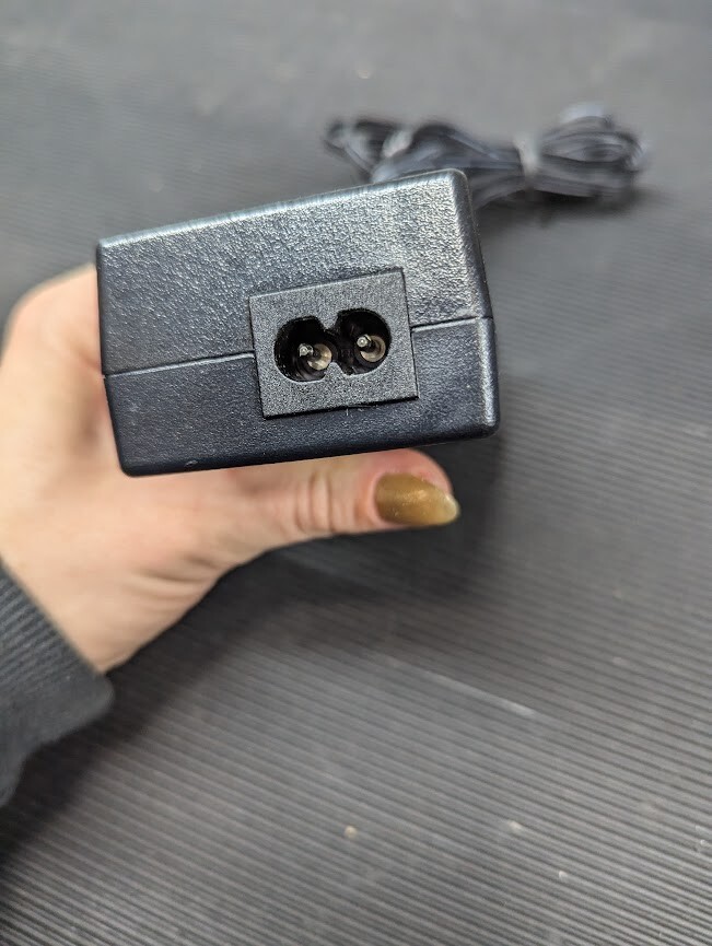 HP 0957-2304 AC Adapter +32V/+12V 1094mA/250mA Used Working Without Power Cord