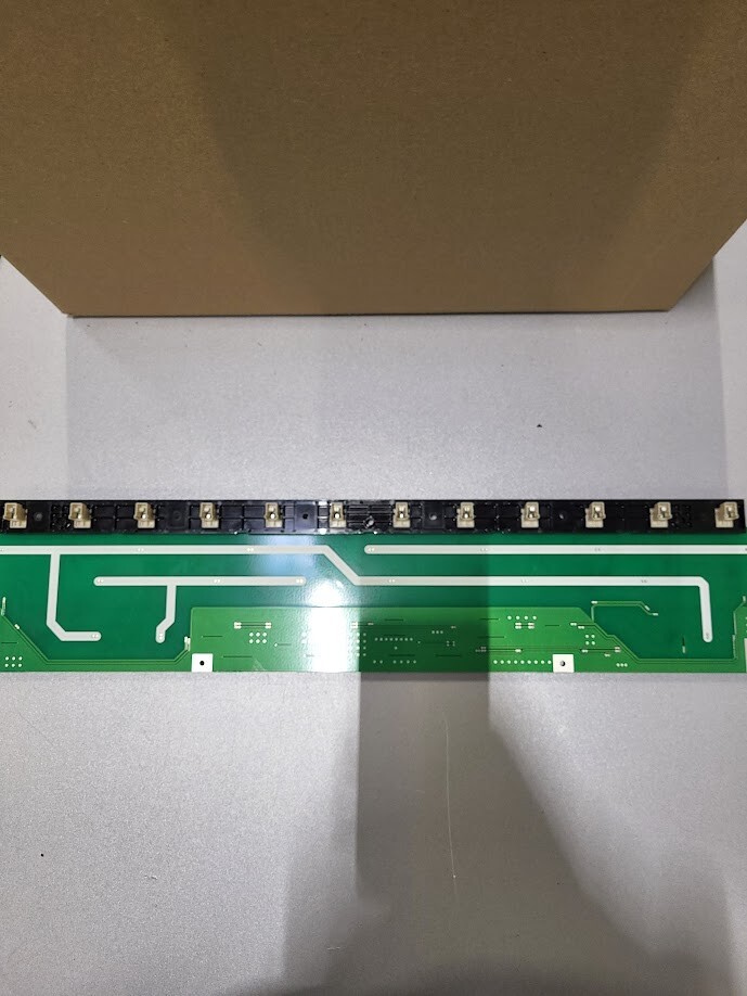 Hansol SSB400W12S01 Rev 0.1 LCD Circuit Board - Untested for Parts or Repair