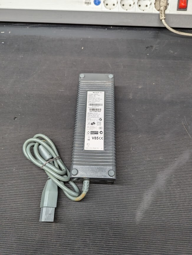 Microsoft EADP-175BB A AC Adapter 12V 14.2A Used Working Without Power Cord