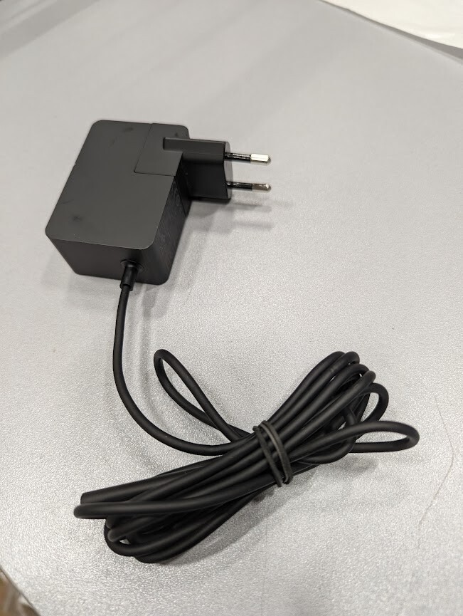 Microsoft 1736 AC Adapter 15V 1.6A Used Working With Power Cord
