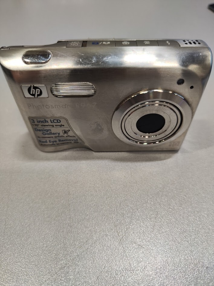HP Photosmart R967 10MP Digital Camera 3x Optical Zoom Silver Used Working