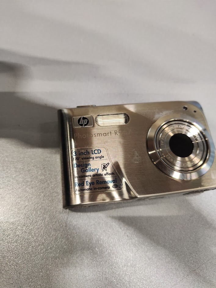 HP Photosmart R967 10MP Digital Camera 3x Optical Zoom Silver Used Working