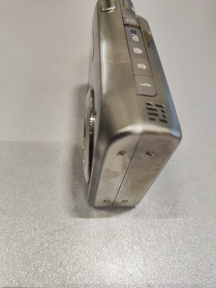 HP Photosmart R967 10MP Digital Camera 3x Optical Zoom Silver Used Working