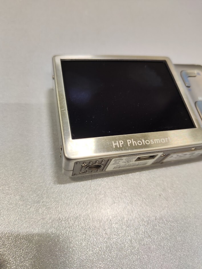 HP Photosmart R967 10MP Digital Camera 3x Optical Zoom Silver Used Working